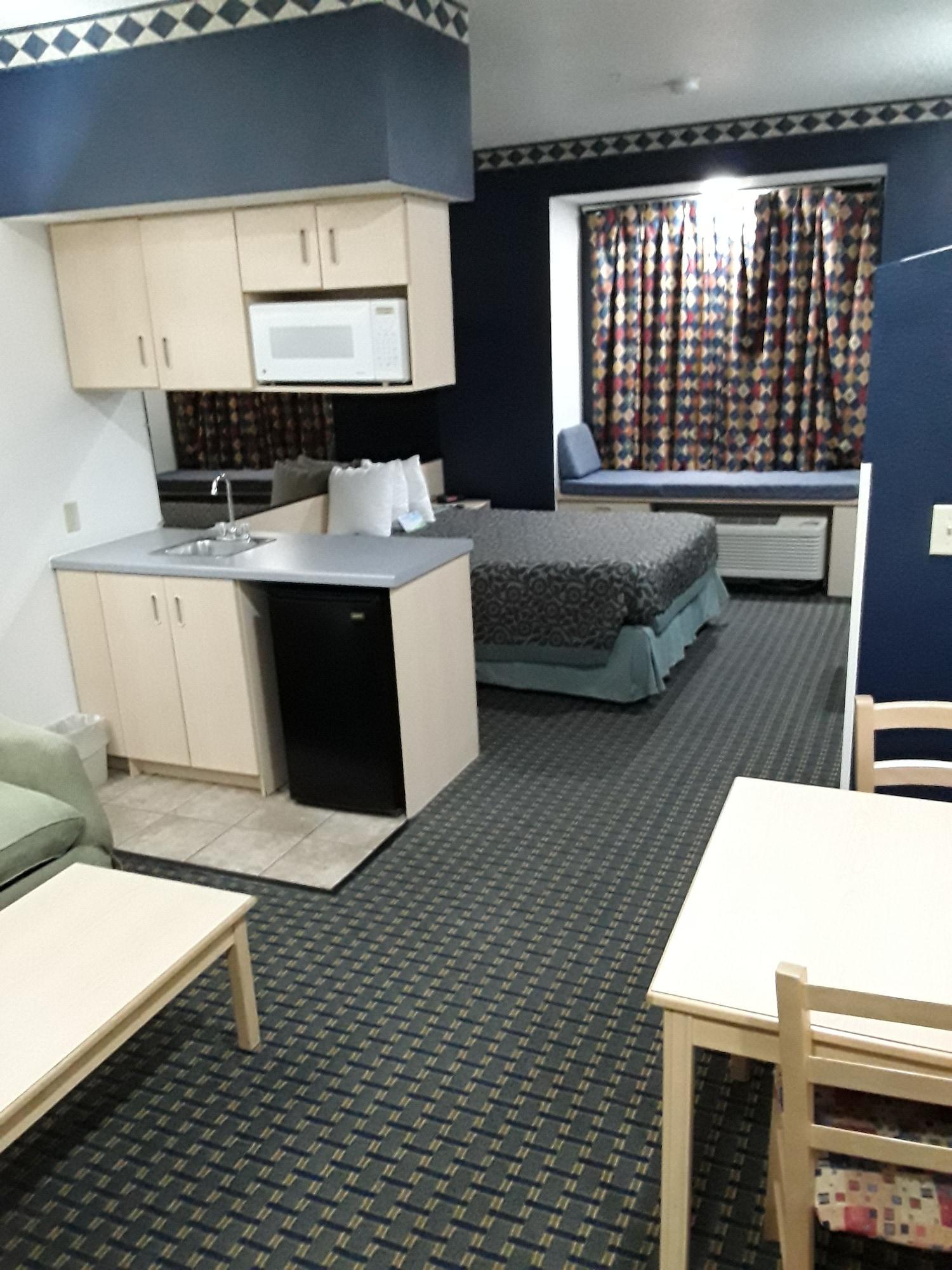 Days Inn & Suites By Wyndham Hutchinson Extérieur photo