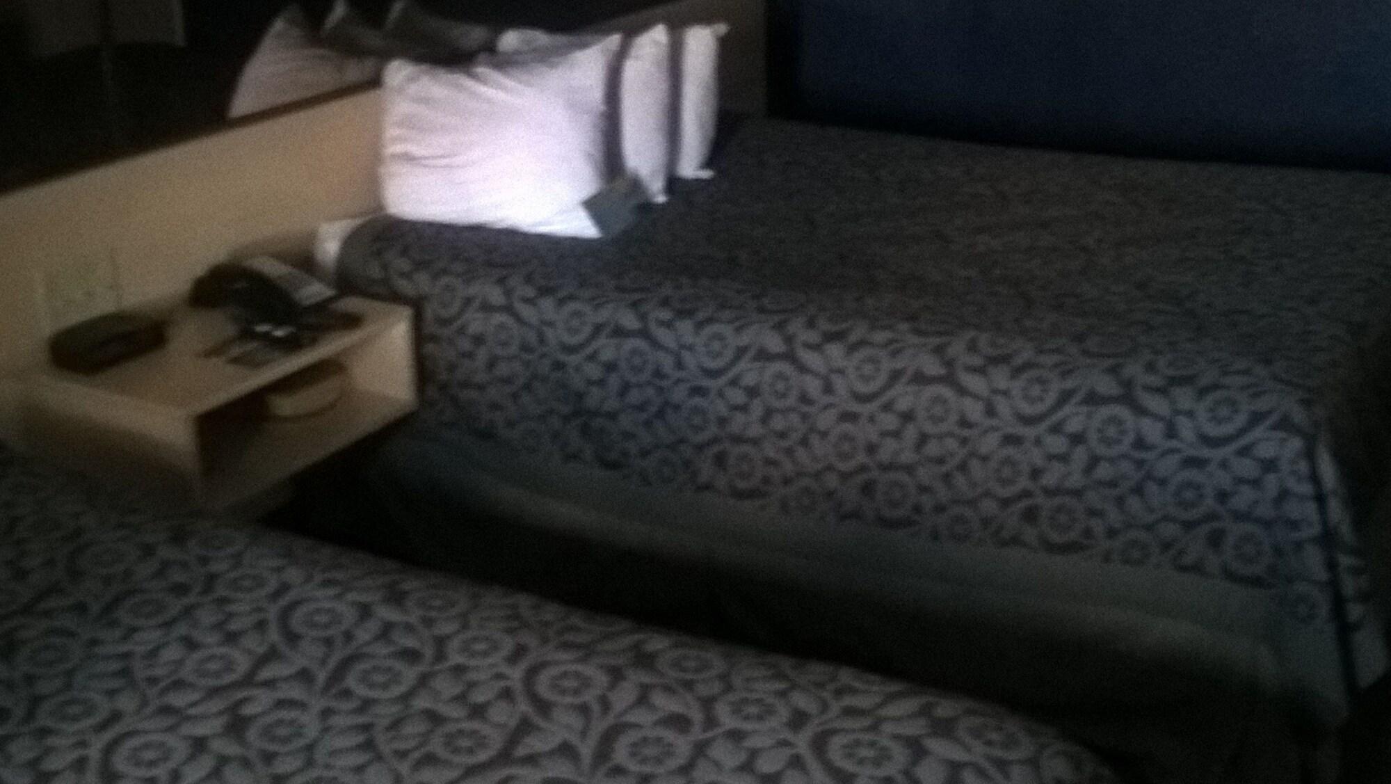 Days Inn & Suites By Wyndham Hutchinson Extérieur photo