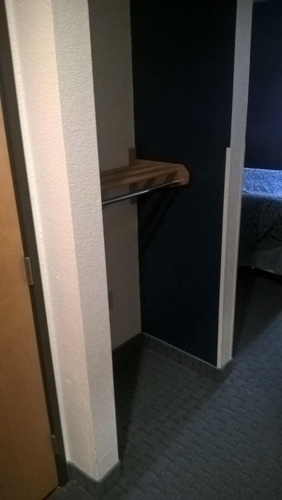 Days Inn & Suites By Wyndham Hutchinson Extérieur photo