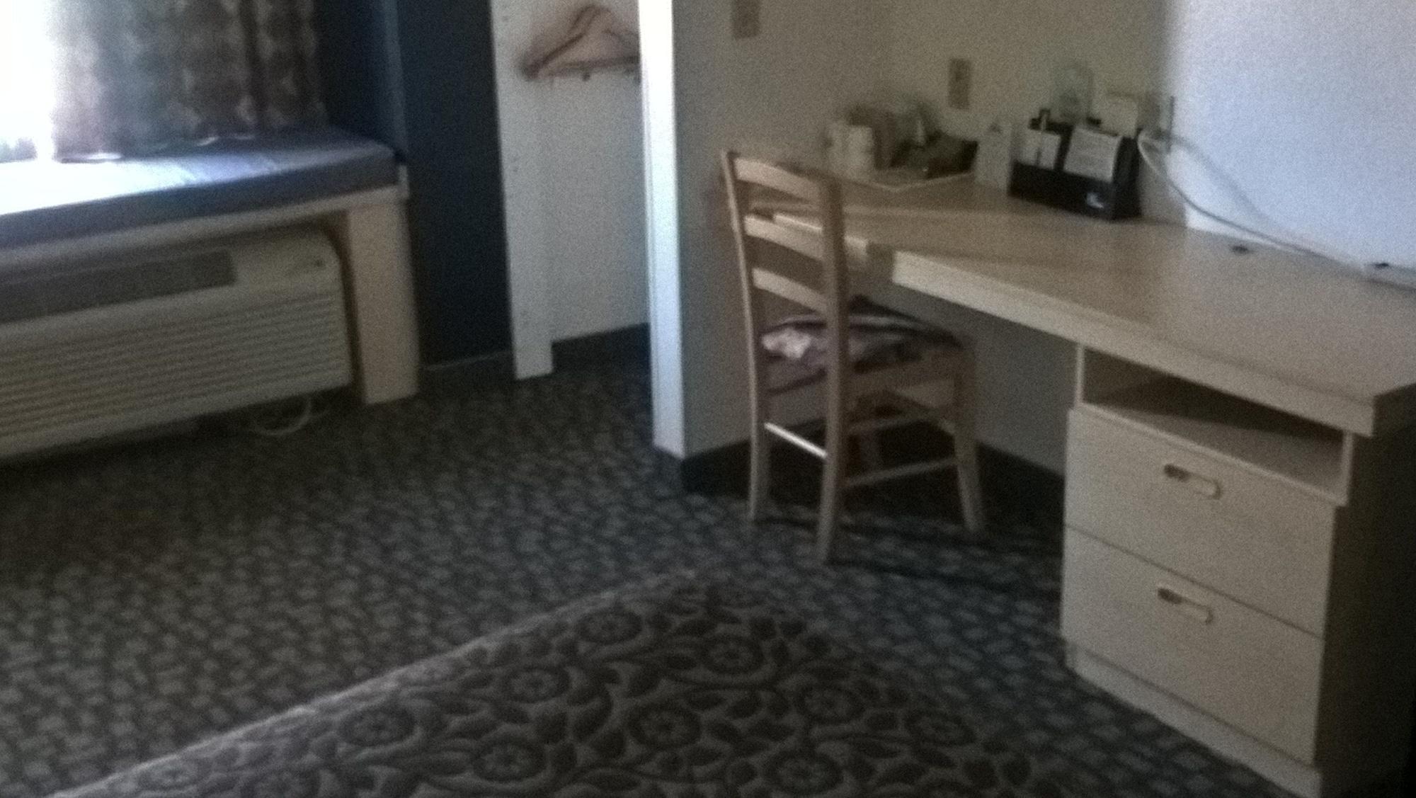 Days Inn & Suites By Wyndham Hutchinson Extérieur photo